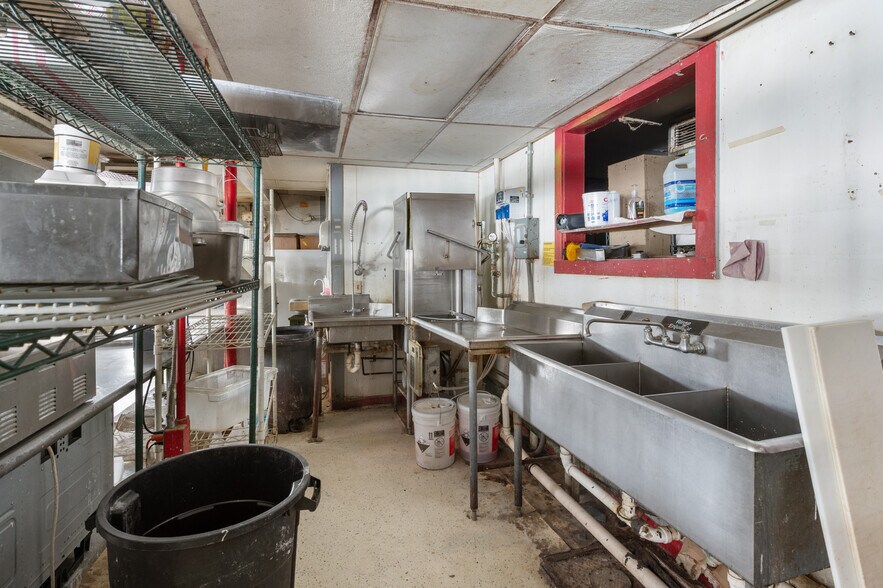 More Photos Of 691 Endicott St N, Laconia Restaurant For Sale