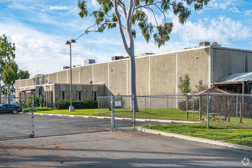 Primary Photo Of 1930 S Vineyard Ave, Ontario Manufacturing For Sale