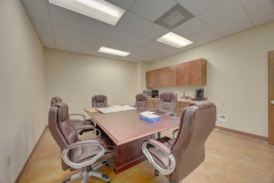 More Photos Of 1490 Sunray Rd, Ingleside Office For Sale