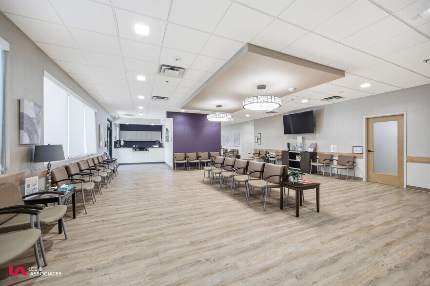 More Photos Of 100 River Pointe Pky, Canton Medical For Lease