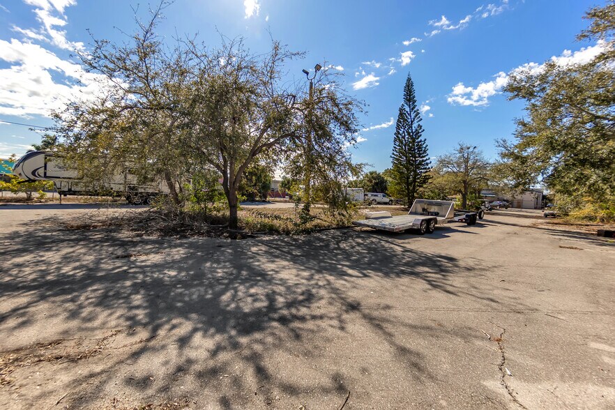 More Photos Of 6735 14th St, Bradenton Auto Repair For Sale