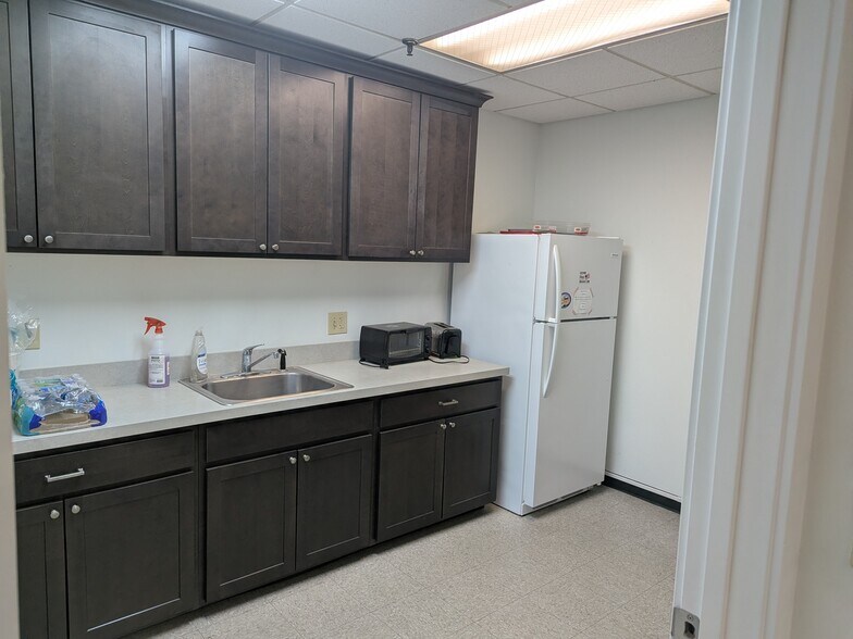 More Photos Of 1065 Industrial Blvd, Southampton Warehouse For Lease