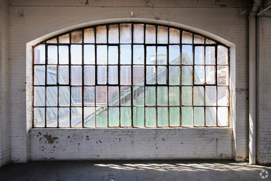 More Photos Of 890 Garrison Ave, Bronx Office For Sale