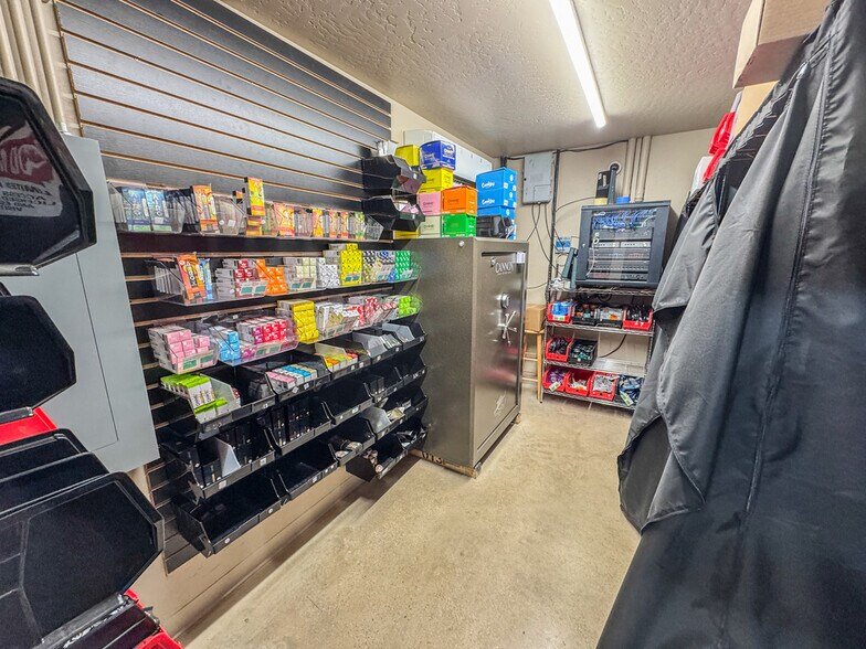More Photos Of 1912 N Grimes St, Hobbs Flex For Sale