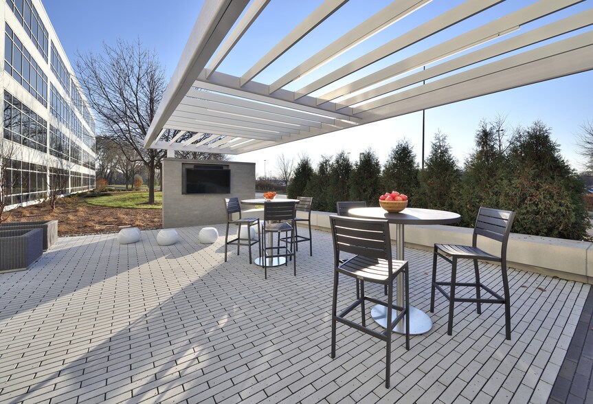 More Photos Of 1515 E Woodfield Rd, Schaumburg Unknown For Sale