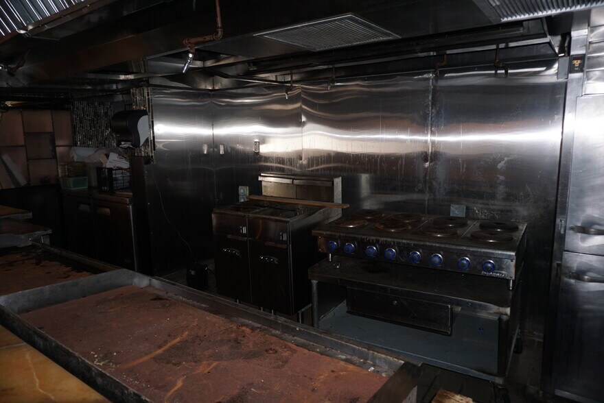 More Photos Of 5800 34th St N, Saint Petersburg Restaurant For Sale