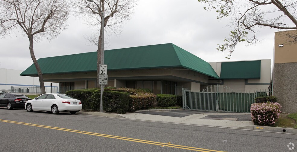 More Photos Of 11581 Monarch St, Garden Grove Warehouse For Sale