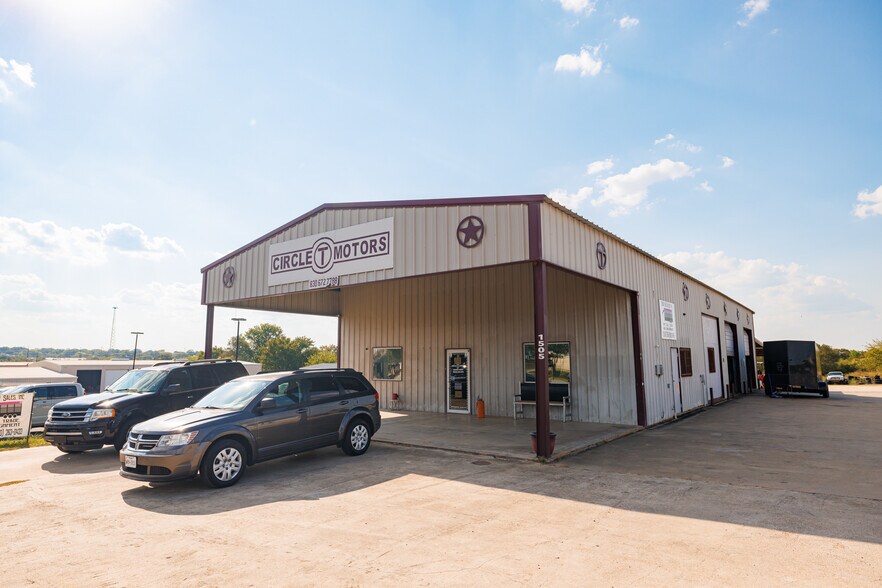 More Photos Of 1505 E Sarah Dewitt Dr, Gonzales Freestanding For Sale