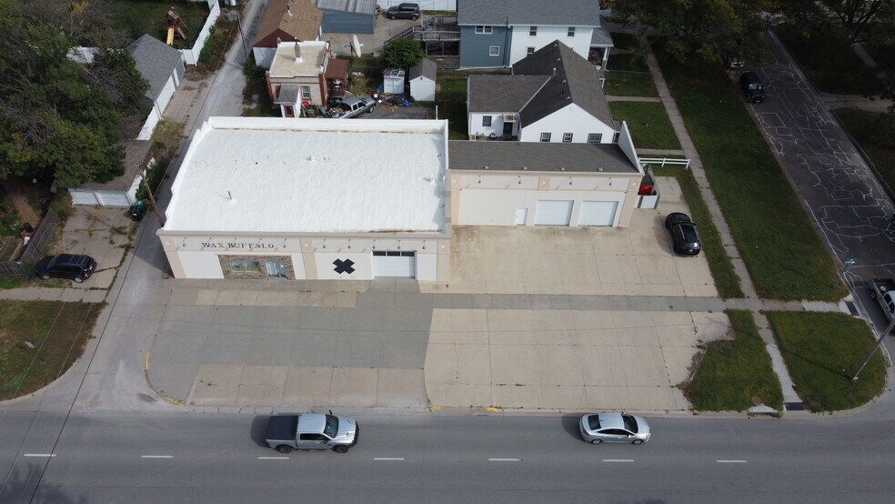 Primary Photo Of , Lincoln General Retail For Sale
