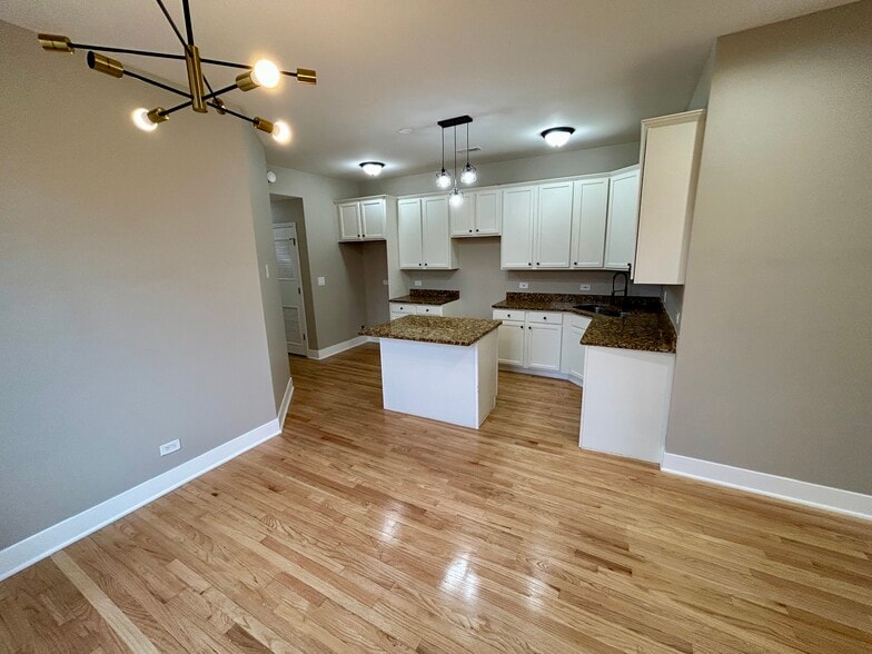 More Photos Of 5644 S Prairie Ave, Chicago Apartments For Sale