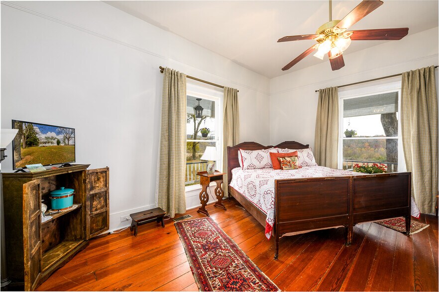 More Photos Of 1526 Highway 255 N, Sautee Nacoochee Hotel For Sale