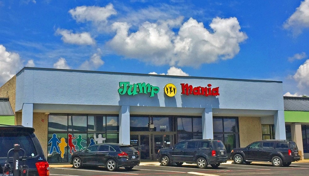 More Photos Of 2963-3055 W 15th St, Plano Unknown For Lease