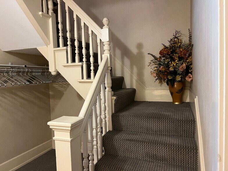 More Photos Of 512 N Front St, New Bedford Storefront Retail Residential For Sale