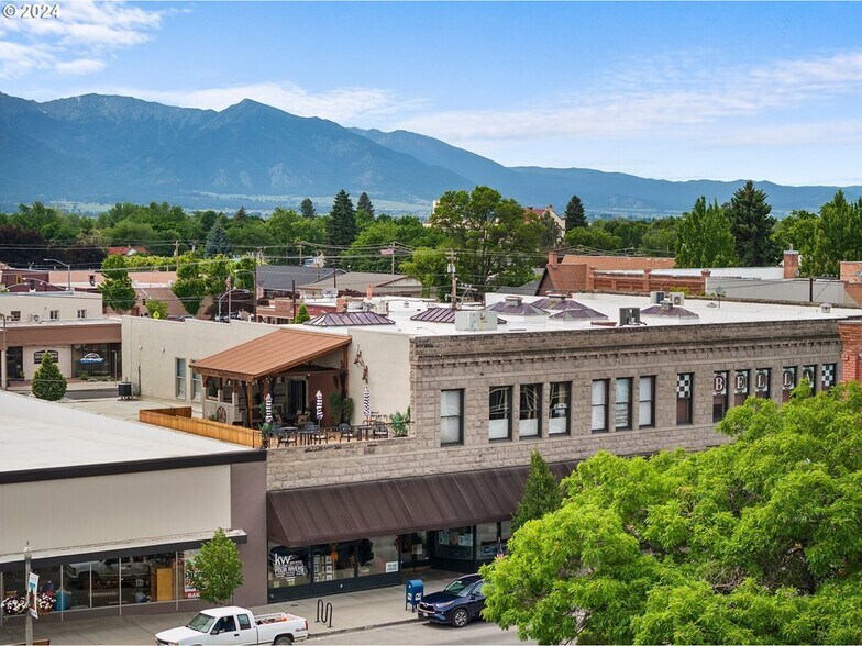 Primary Photo Of 2021 Main St, Baker City Flex For Sale