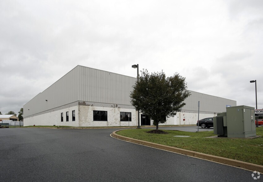 More Photos Of 311 Carroll Dr, New Castle Warehouse For Lease