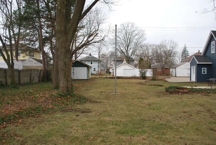 More Photos Of 935 S Ironwood Dr, South Bend Office For Sale