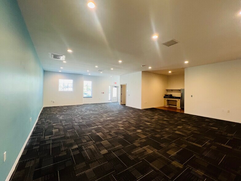 More Photos Of 1213 N Green Ave, Purcell Office Residential For Lease