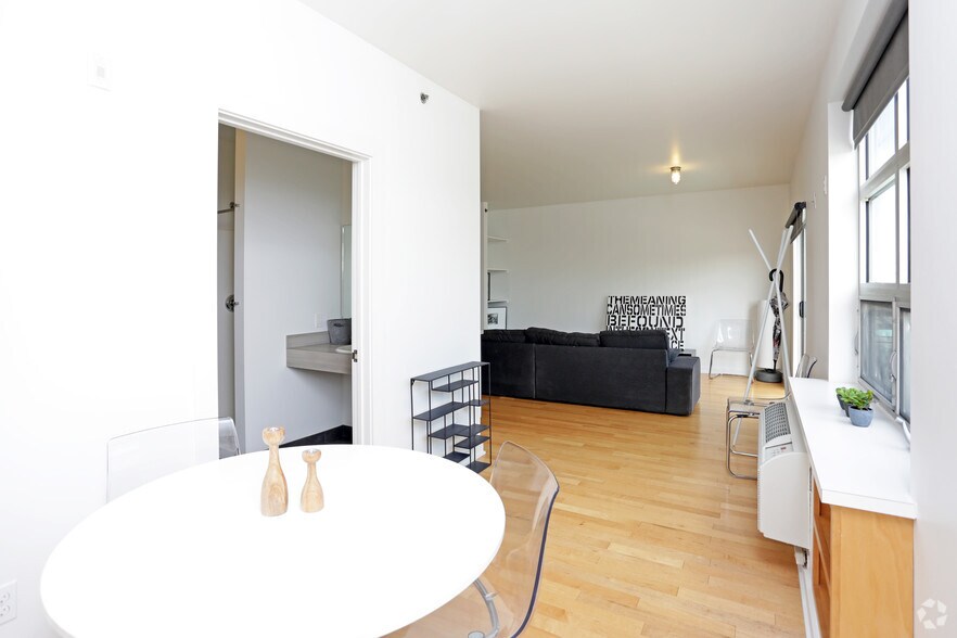 More Photos Of 1313 Cuming St, Omaha Apartments For Lease