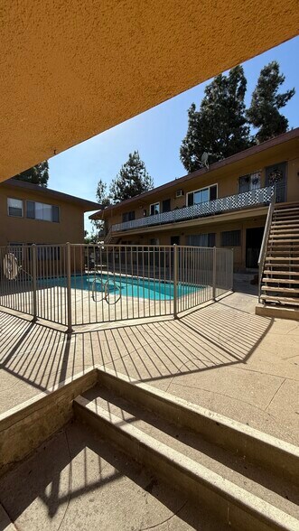 More Photos Of 281 S Avenue 52, Los Angeles Apartments For Sale