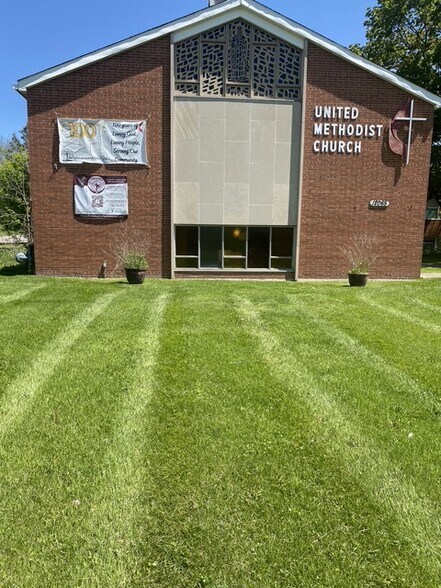 More Photos Of 12065 W Outer Dr, Detroit Religious Facility For Lease