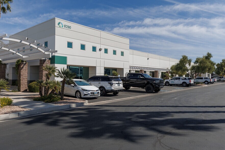 More Photos Of 6290 S Pecos Rd, Las Vegas Showroom For Lease