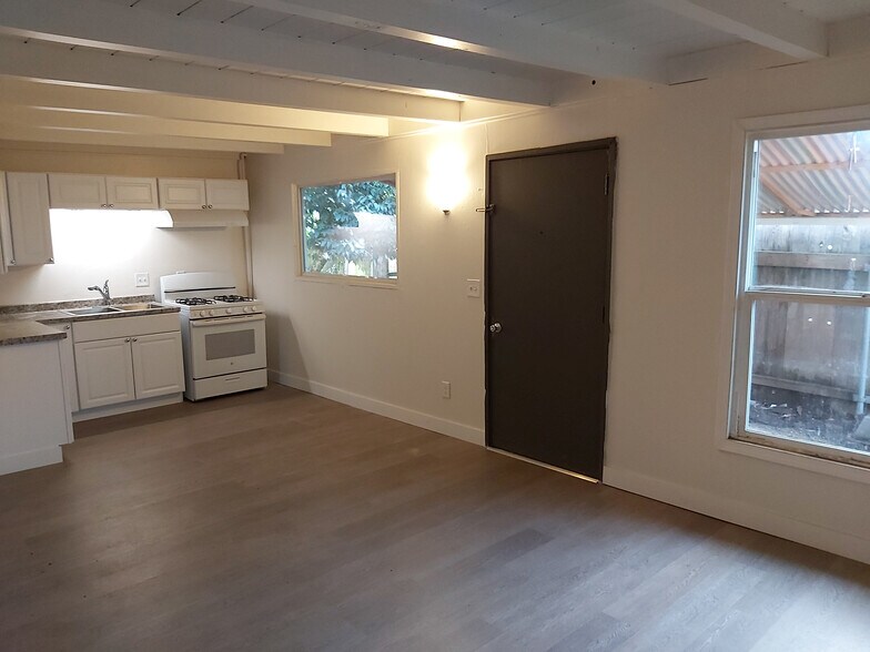 More Photos Of 350 SE Lilly Ave, Corvallis Apartments For Sale