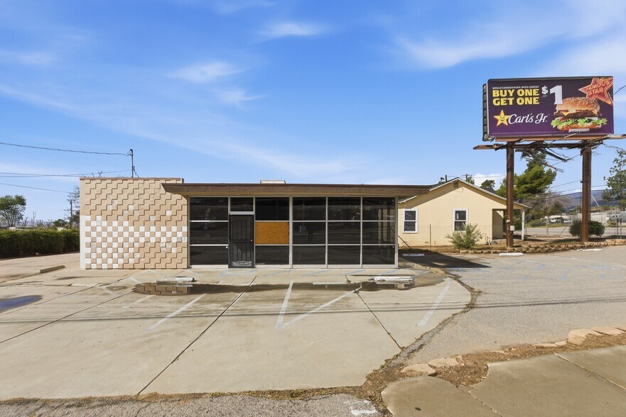 More Photos Of 3383 Highland Ave, Highland Freestanding For Lease