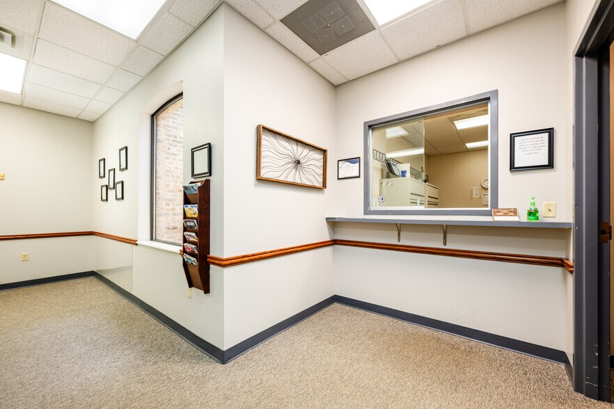 More Photos Of 3901 Stonegate Park, Saint Joseph Healthcare For Lease