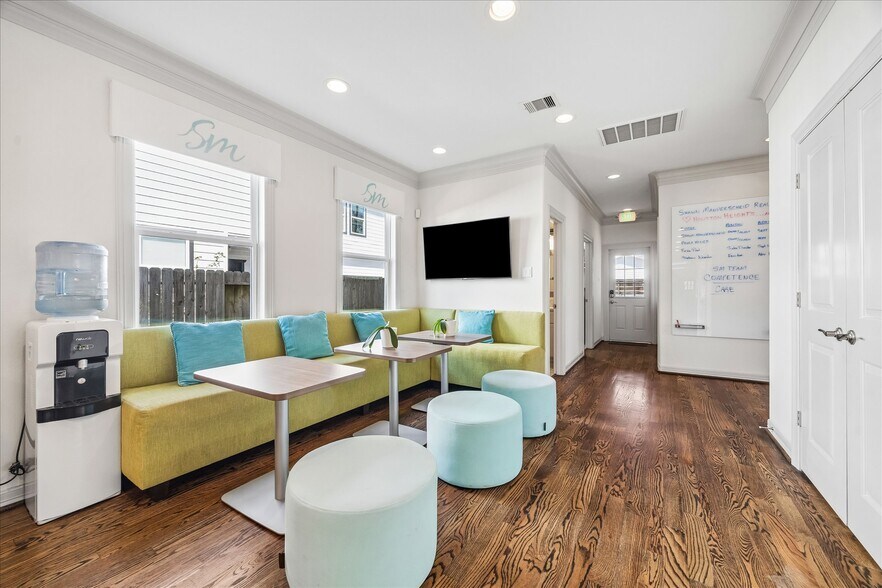 More Photos Of 638 Heights Blvd, Houston Office For Sale