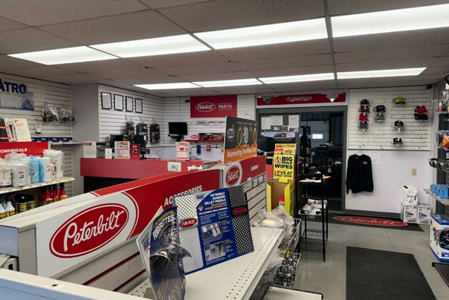 More Photos Of 635 Viox Dr, Erlanger Service For Sale