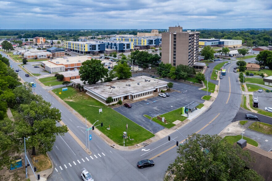 More Photos Of 324 W Pershing Blvd, North Little Rock Office For Sale