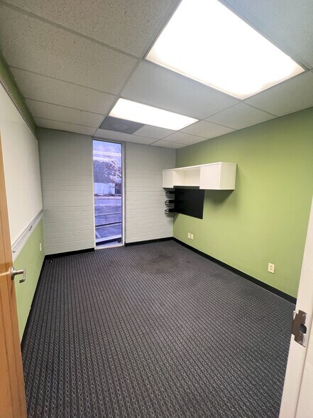 More Photos Of 4603 Dwight Evans Rd, Charlotte Warehouse For Lease