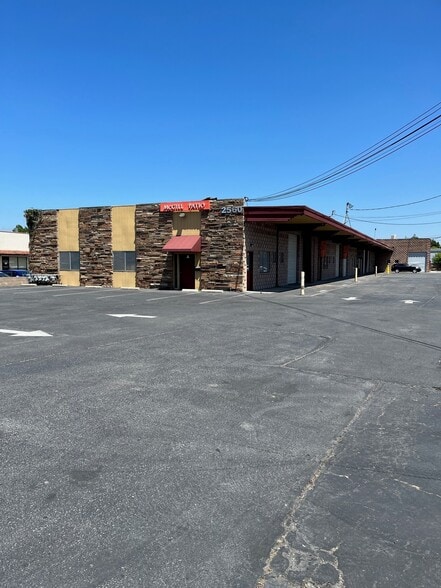 Primary Photo Of 2560 Wyandotte St, Mountain View Warehouse For Lease