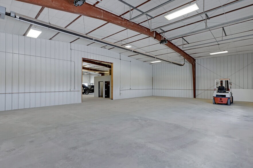 More Photos Of 600 Sioux Ave, Simla Manufacturing For Sale