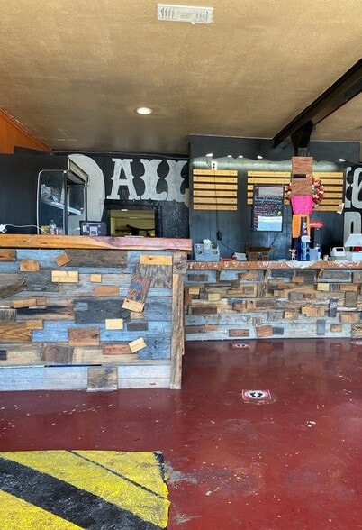 More Photos Of 2941 E Houston St, San Antonio Convenience Store For Lease