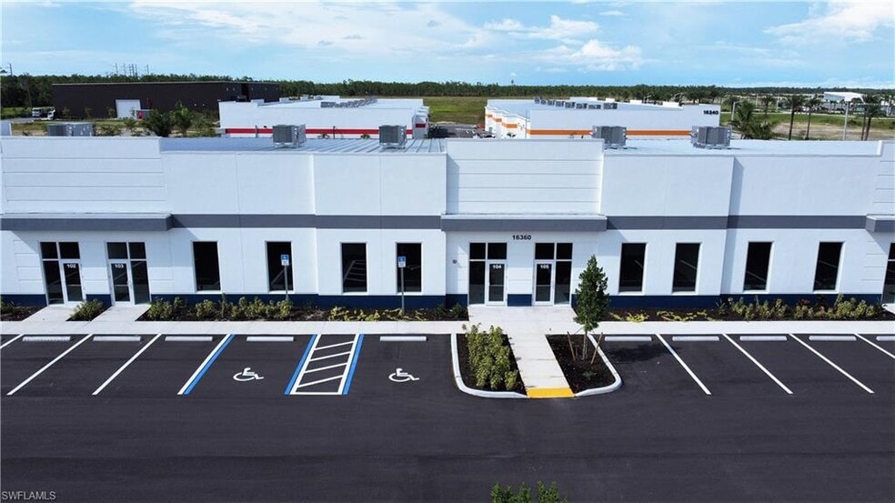 More Photos Of 16360 Innovation Ln, Fort Myers Showroom For Lease