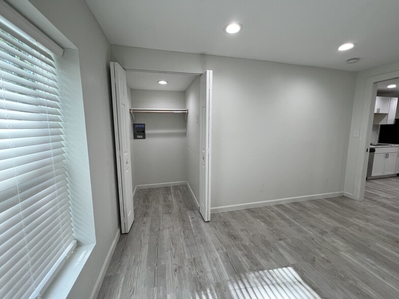 More Photos Of 3845 k-ville avenue, Auburndale Apartments For Sale