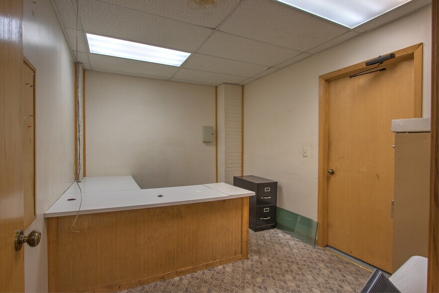 More Photos Of 206 Union St S, Mora Freestanding For Lease