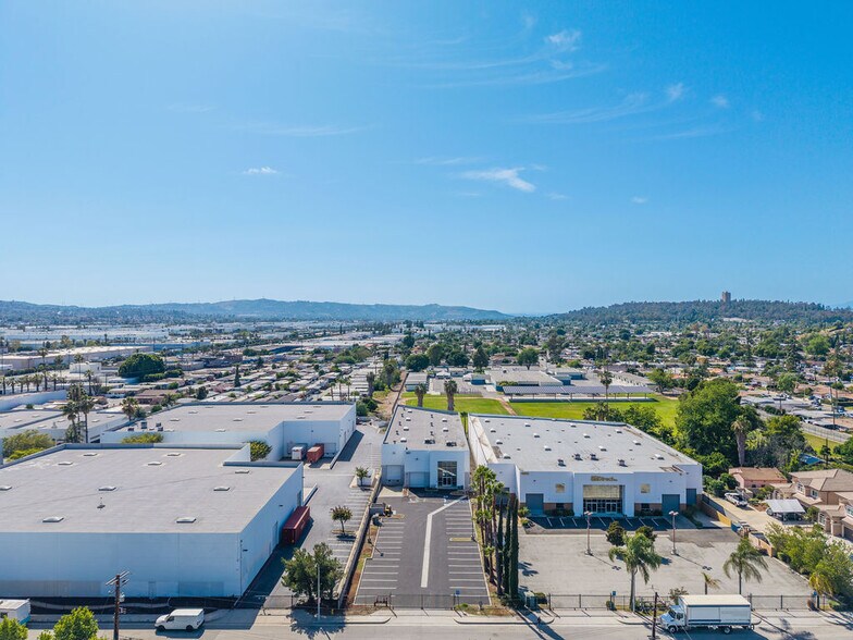 More Photos Of 491 Yorbita Rd, City of Industry Warehouse For Lease