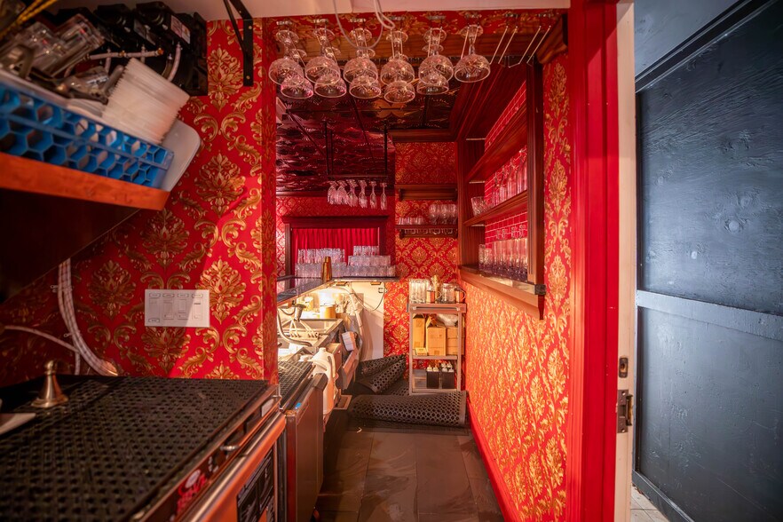 More Photos Of 829 Kapahulu Ave, Honolulu Restaurant For Sale