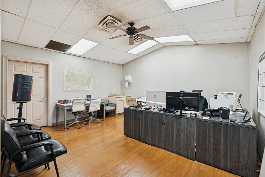 More Photos Of 2627 SW 22nd St, Oklahoma City Warehouse For Sale