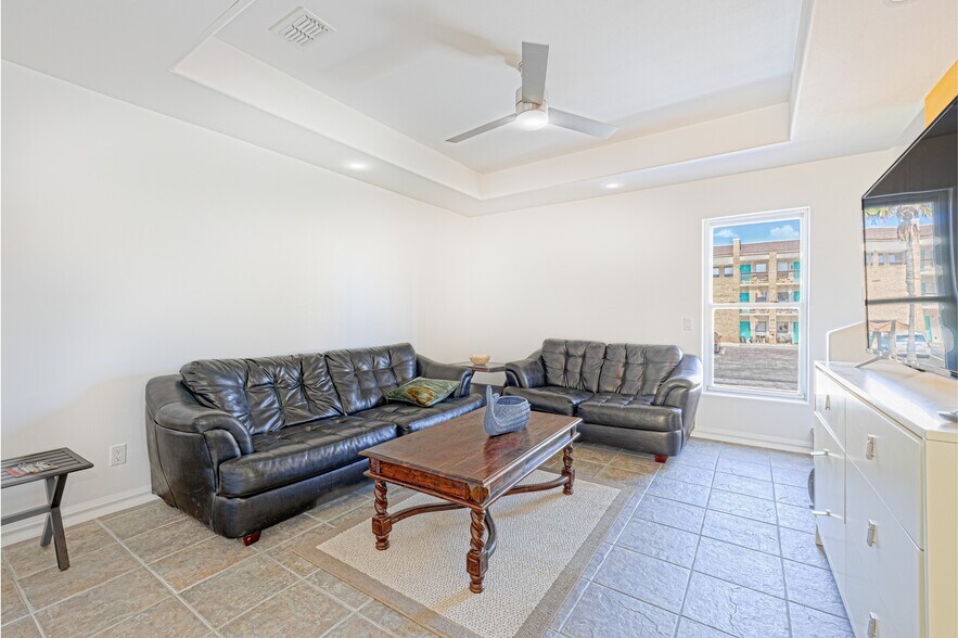 More Photos Of 129 E Esperanza St, South Padre Island Apartments For Sale