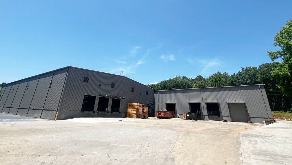 More Photos Of 13 McBride St, Newnan General Retail For Sale