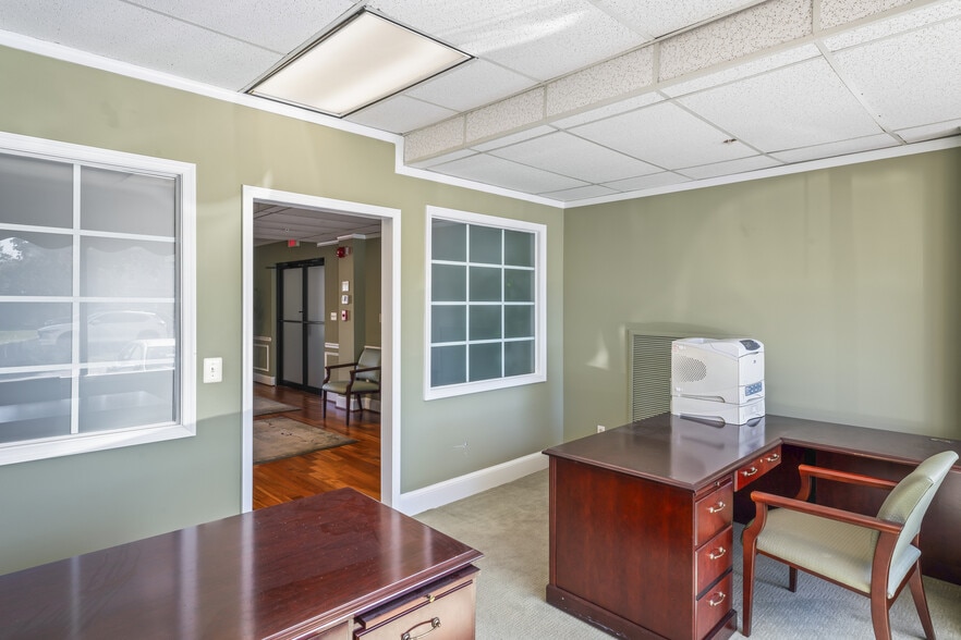 More Photos Of 602 S King St, Leesburg Medical For Lease