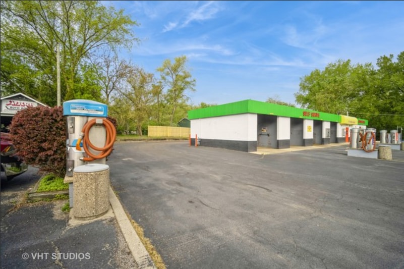 More Photos Of 235 W State Rd, Island Lake Carwash For Sale