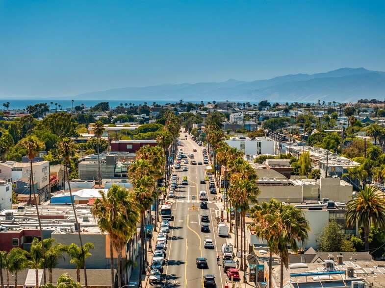 More Photos Of 1315-1317 Abbot Kinney Blvd, Venice Storefront For Sale