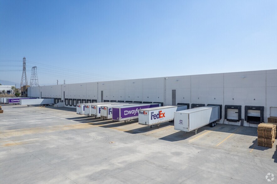 More Photos Of 13512 Marlay Ave, Fontana Warehouse For Lease