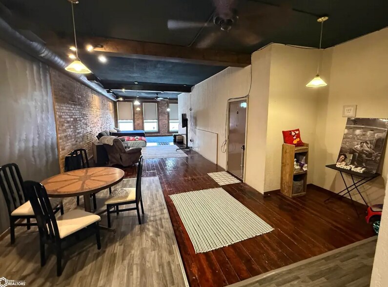 More Photos Of 113 N Jefferson St, Mount Pleasant Office For Sale