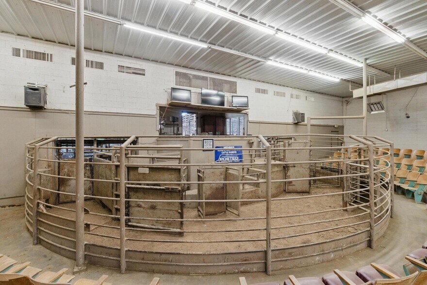 More Photos Of 2316 Marlin hwy, Waco Industrial For Sale