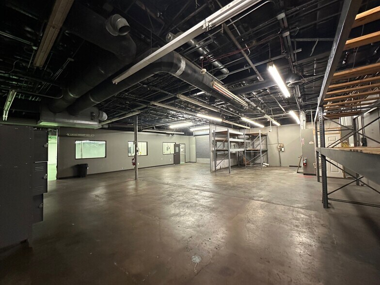 More Photos Of 7803 Hansen Rd, Houston Warehouse For Lease